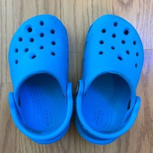 Toddler Classic Crocs in Blue Bolt - C5